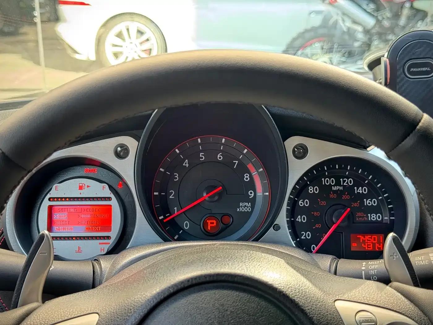 2008 Nissan 370Z Coupe 3.7L 332hp — миниатюра 13