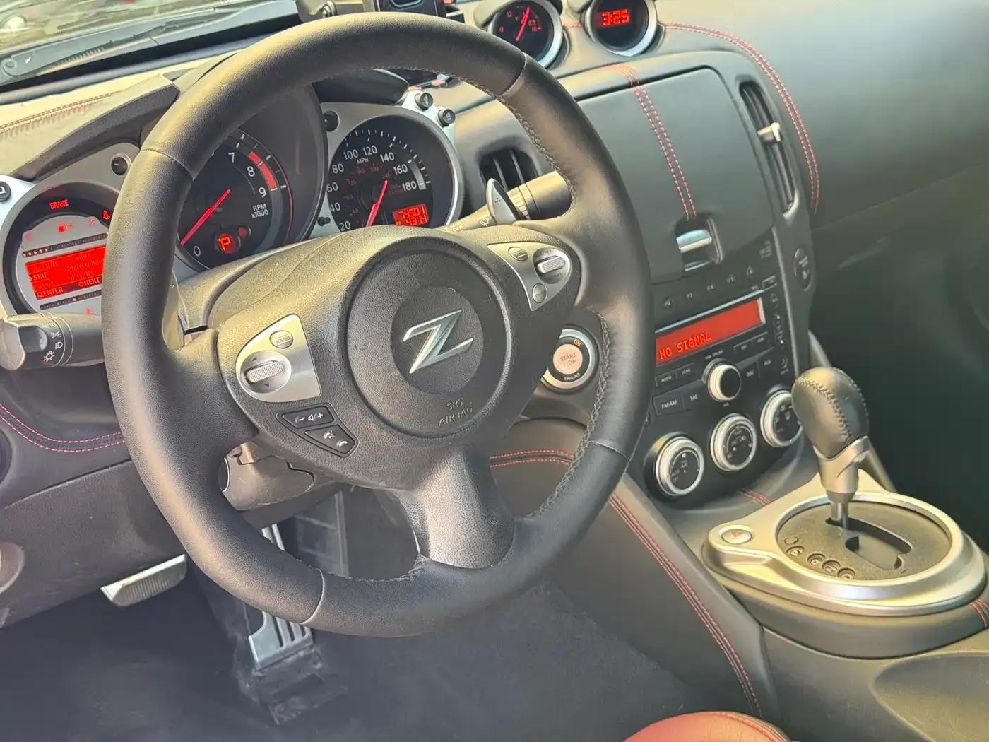 2008 Nissan 370Z Coupe 3.7L 332hp — миниатюра 9