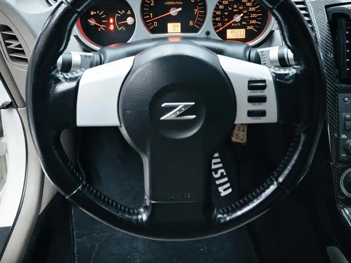 Nissan 350Z 2004 model 3.5 AT — миниатюра 11