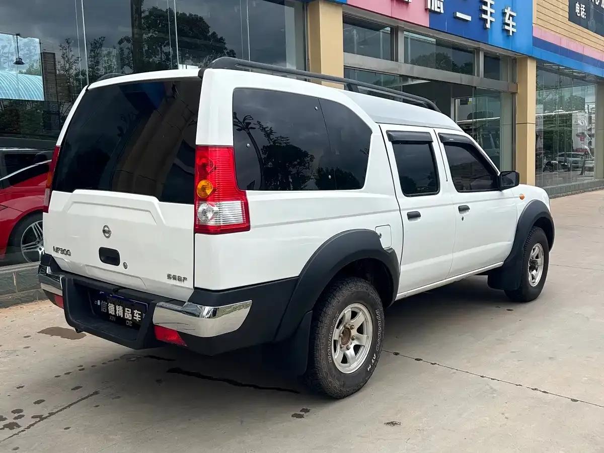 Nissan ZN van 2011 model 2.4L 4WD standard 5-seater ZN6493 — миниатюра 6