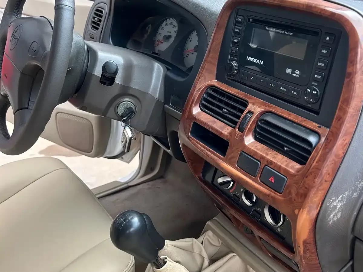 Nissan ZN van 2011 model 2.4L 4WD standard 5-seater ZN6493 — миниатюра 8