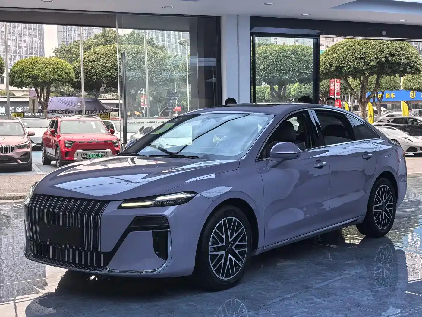 Roewe M7 DMH 2025 160km Enjoy Edition — миниатюра 1