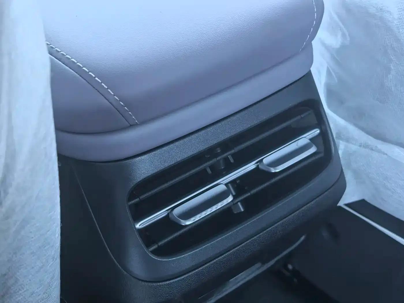 Roewe M7 DMH 2025 160km Enjoy Edition — миниатюра 13