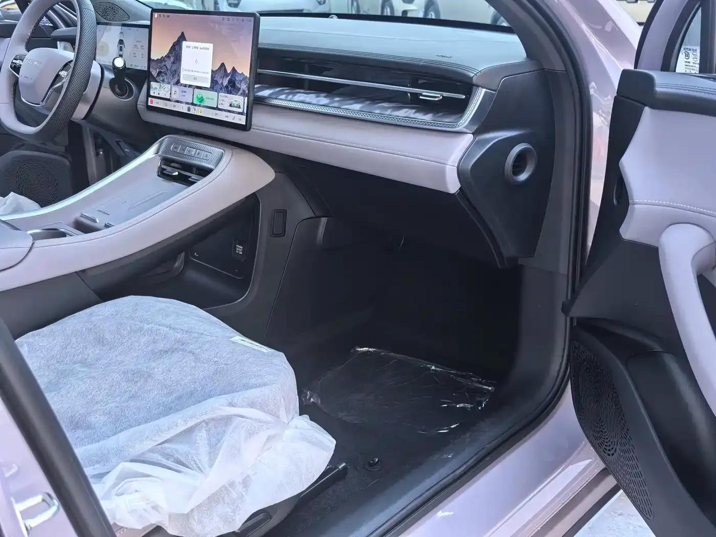 Roewe M7 DMH 2025 160km Enjoy Edition — миниатюра 22