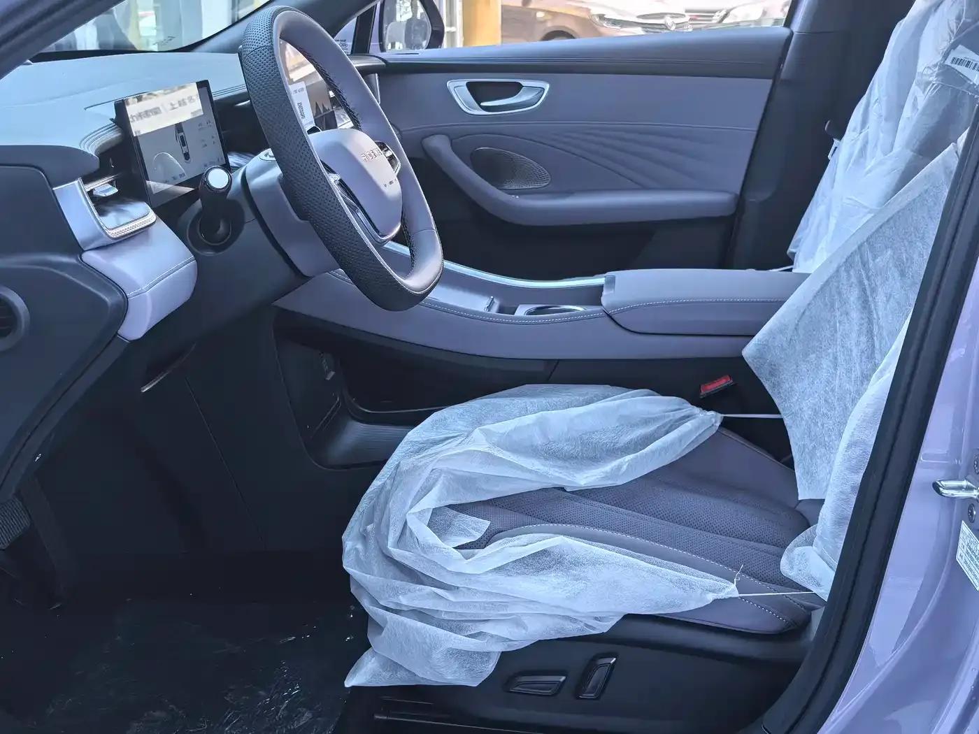 Roewe M7 DMH 2025 160km Enjoy Edition — миниатюра 9