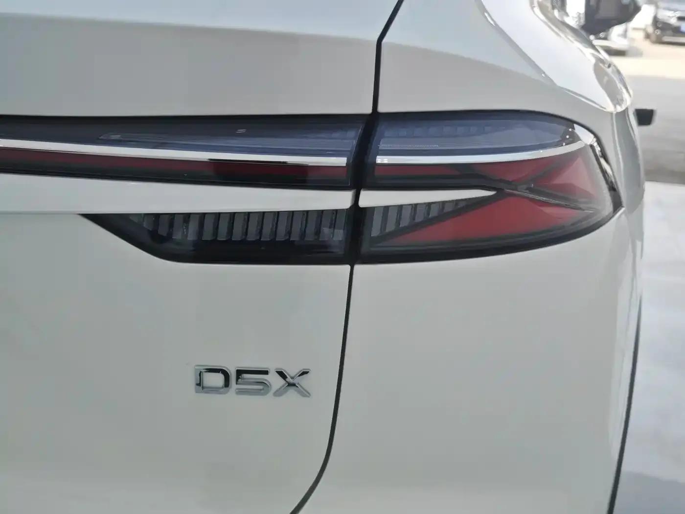 Roewe D5X DMH 2024 Model 135 Tech Edition — миниатюра 12