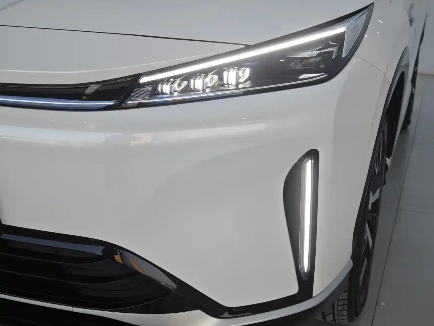 Roewe D5X DMH 2024 Model 135 Tech Edition — миниатюра 13