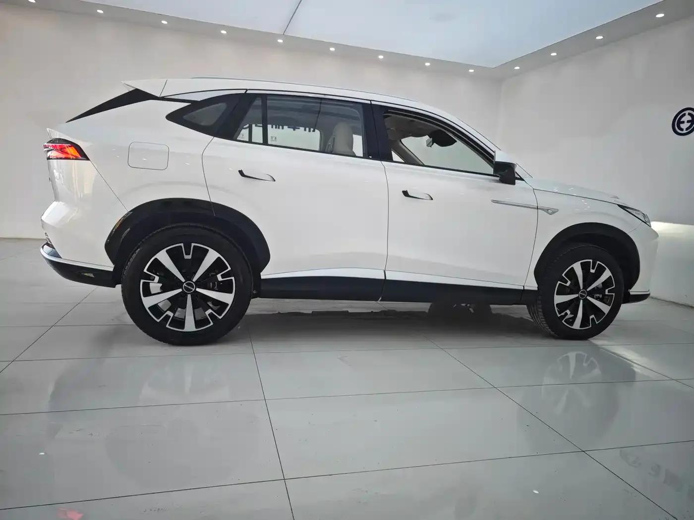 Roewe D5X DMH 2024 Model 135 Tech Edition — миниатюра 16