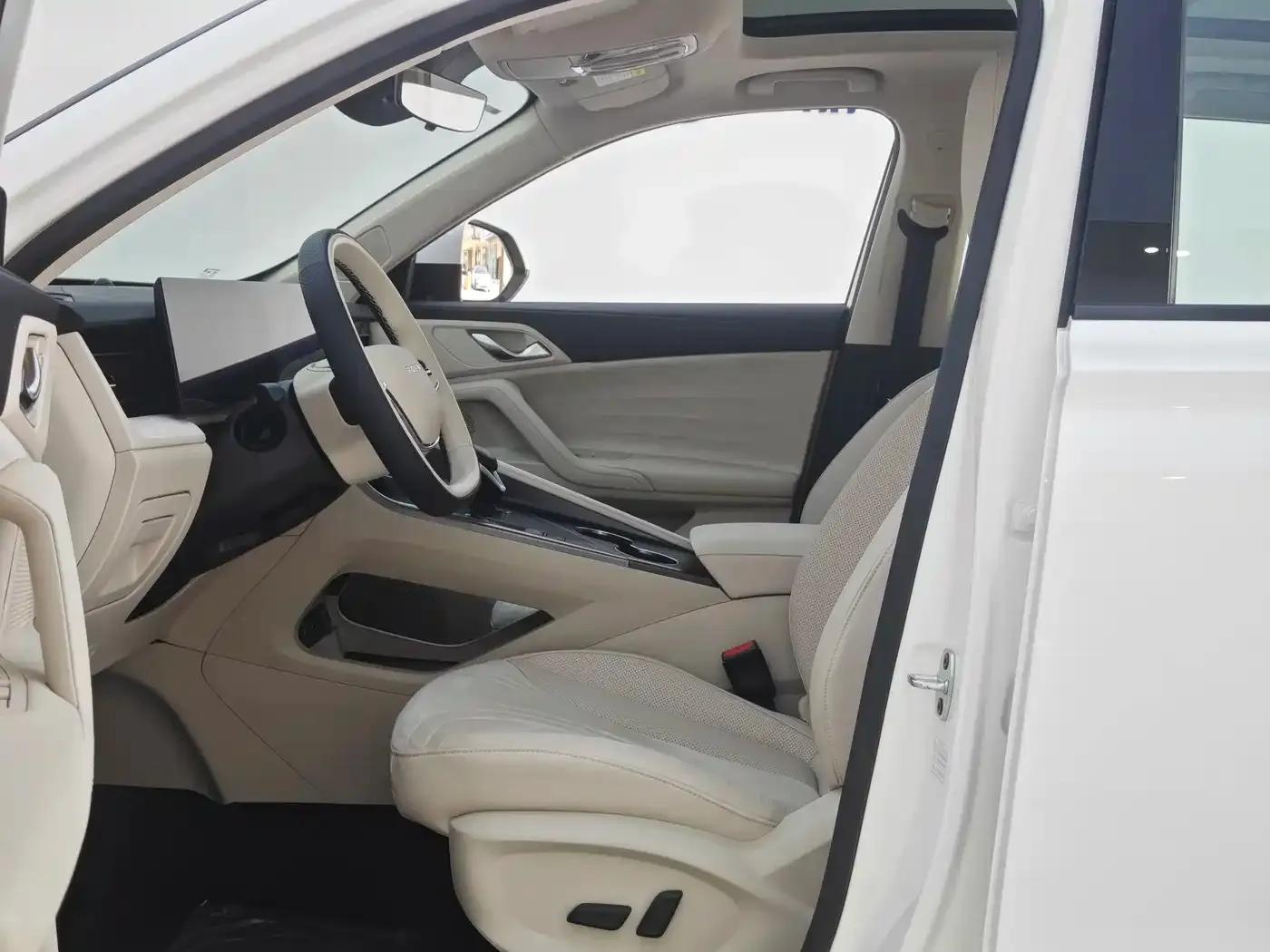 Roewe D5X DMH 2024 Model 135 Tech Edition — миниатюра 7