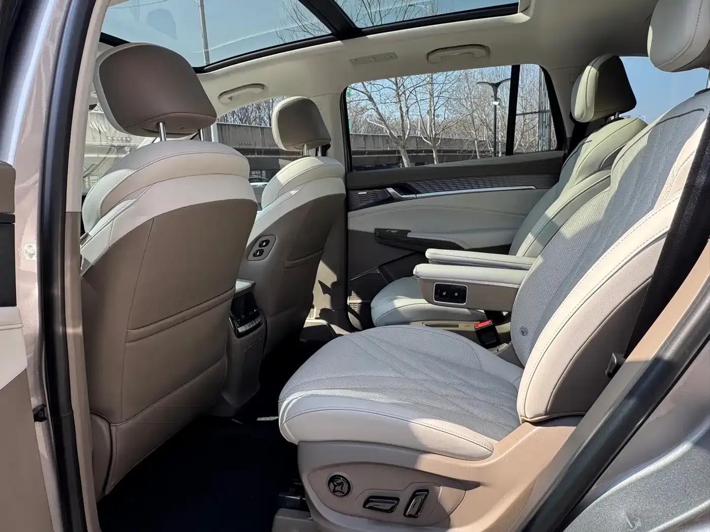 Roewe RX9 2023 2.0T AWD Premium Edition — миниатюра 12