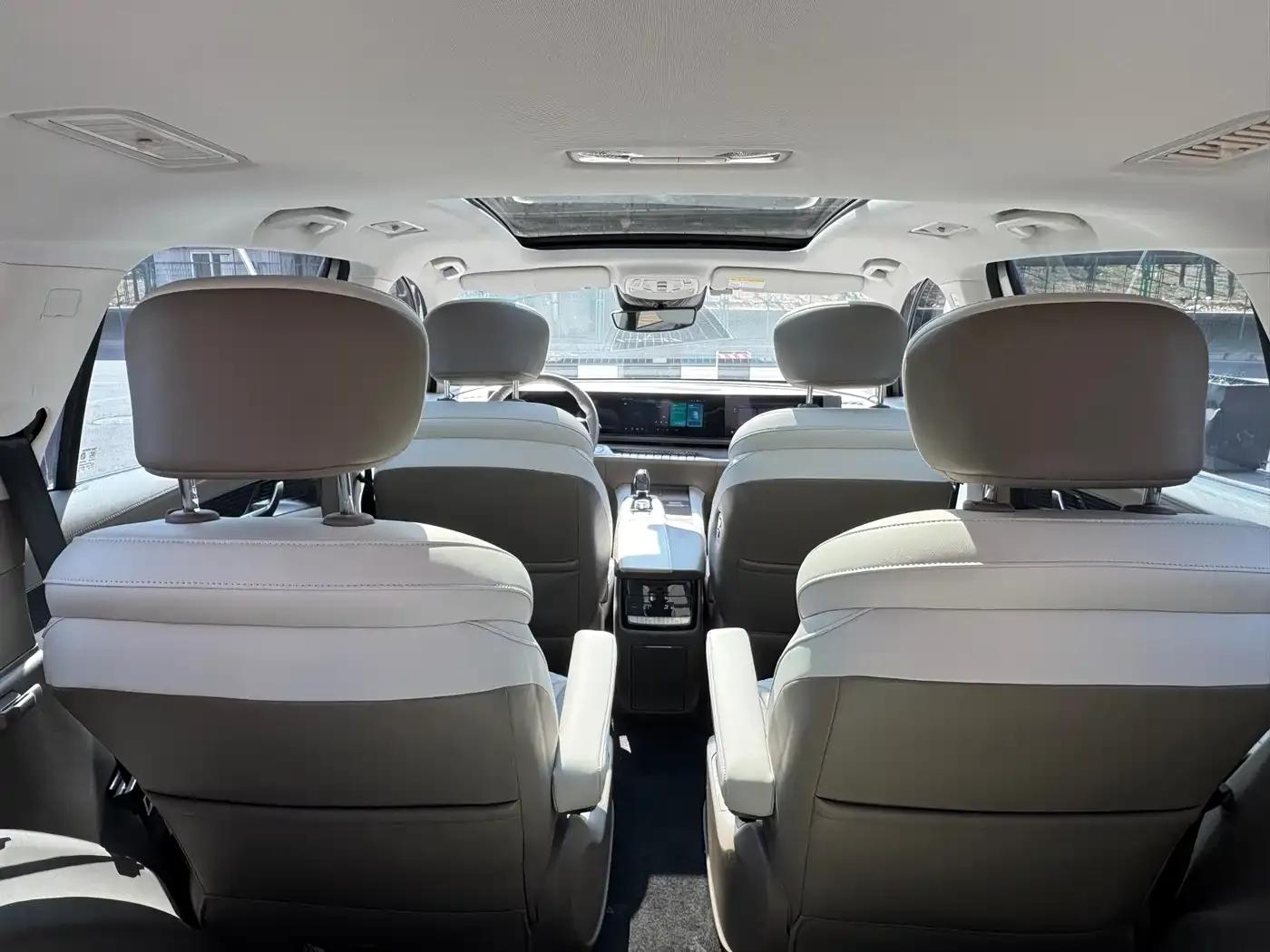 Roewe RX9 2023 2.0T AWD Premium Edition — миниатюра 17