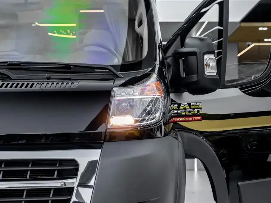 ProMaster RV 2018 3.6L Canadian Spec — миниатюра 8