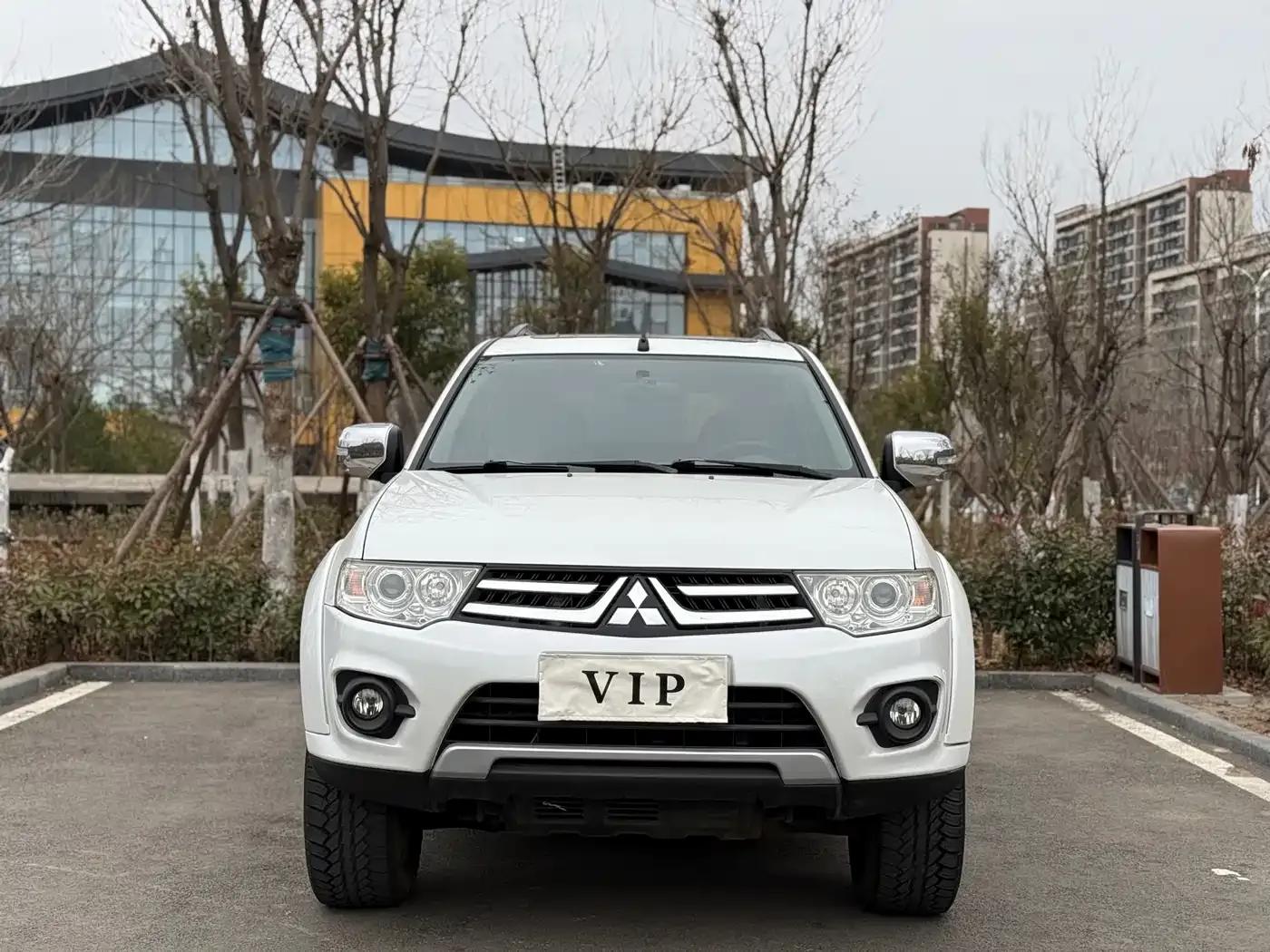 2013 Pajero Sport 3.0L Automatic 2WD Luxury Edition — миниатюра 2