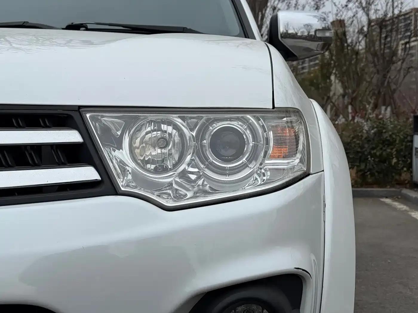 2013 Pajero Sport 3.0L Automatic 2WD Luxury Edition — миниатюра 11