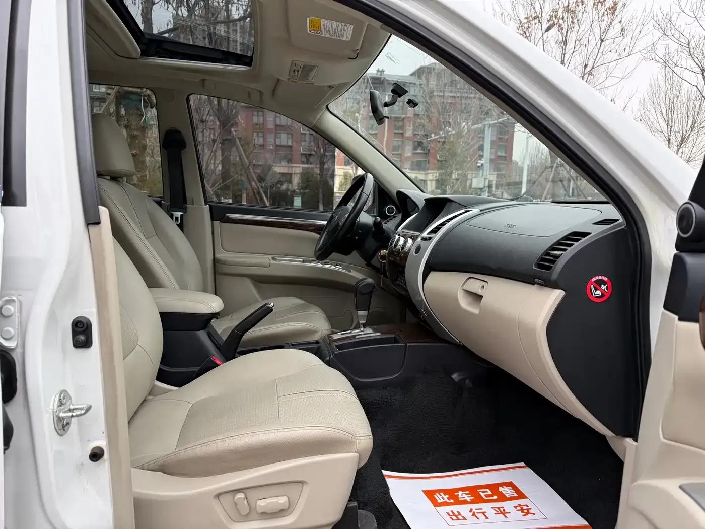 2013 Pajero Sport 3.0L Automatic 2WD Luxury Edition — миниатюра 13