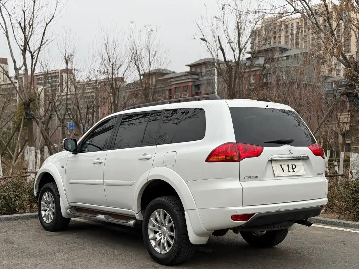 2013 Pajero Sport 3.0L Automatic 2WD Luxury Edition — миниатюра 14