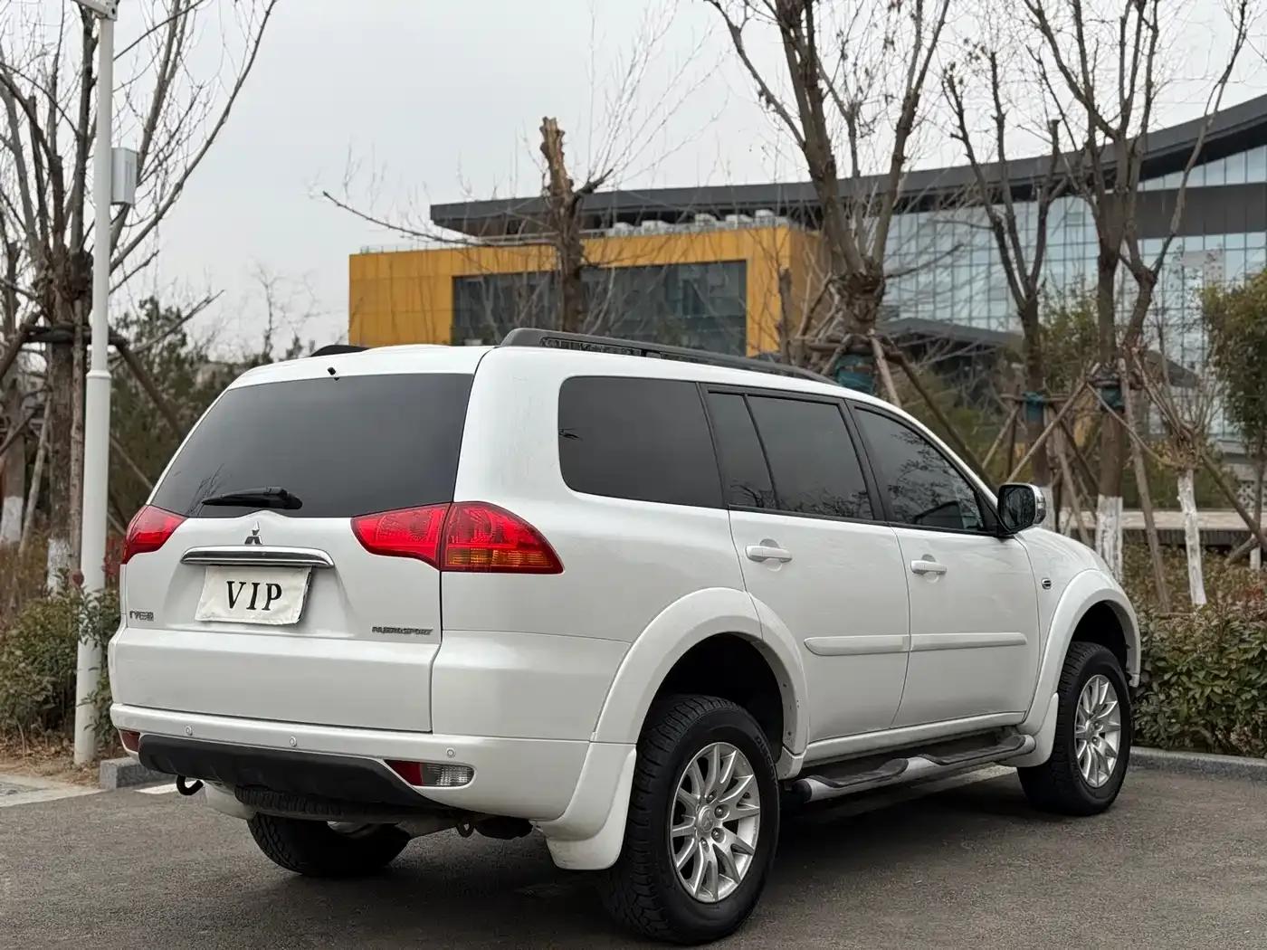 2013 Pajero Sport 3.0L Automatic 2WD Luxury Edition — миниатюра 16