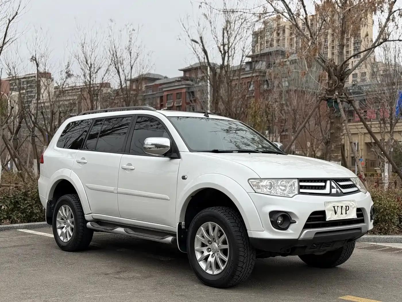 2013 Pajero Sport 3.0L Automatic 2WD Luxury Edition — миниатюра 3
