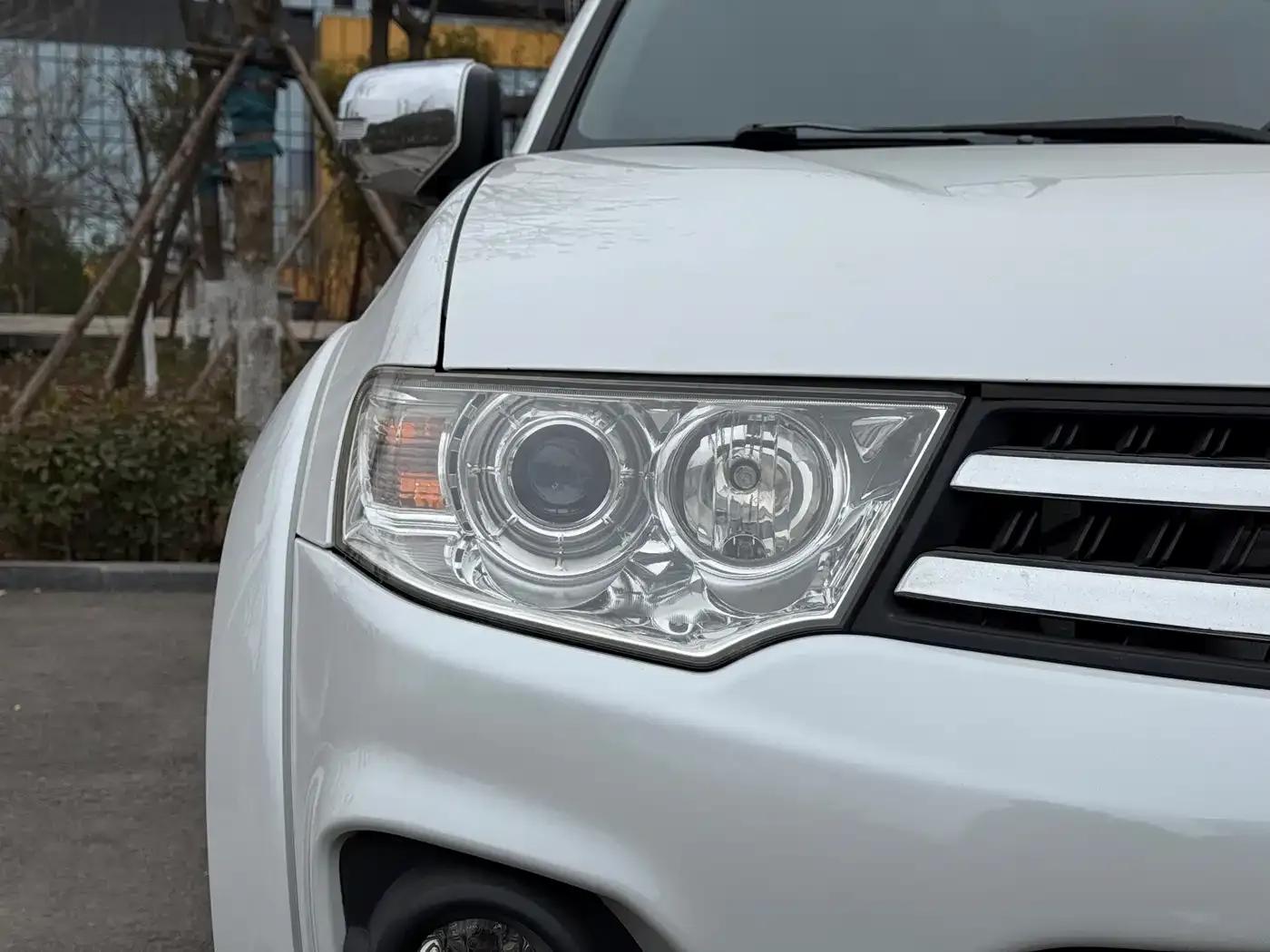 2013 Pajero Sport 3.0L Automatic 2WD Luxury Edition — миниатюра 10