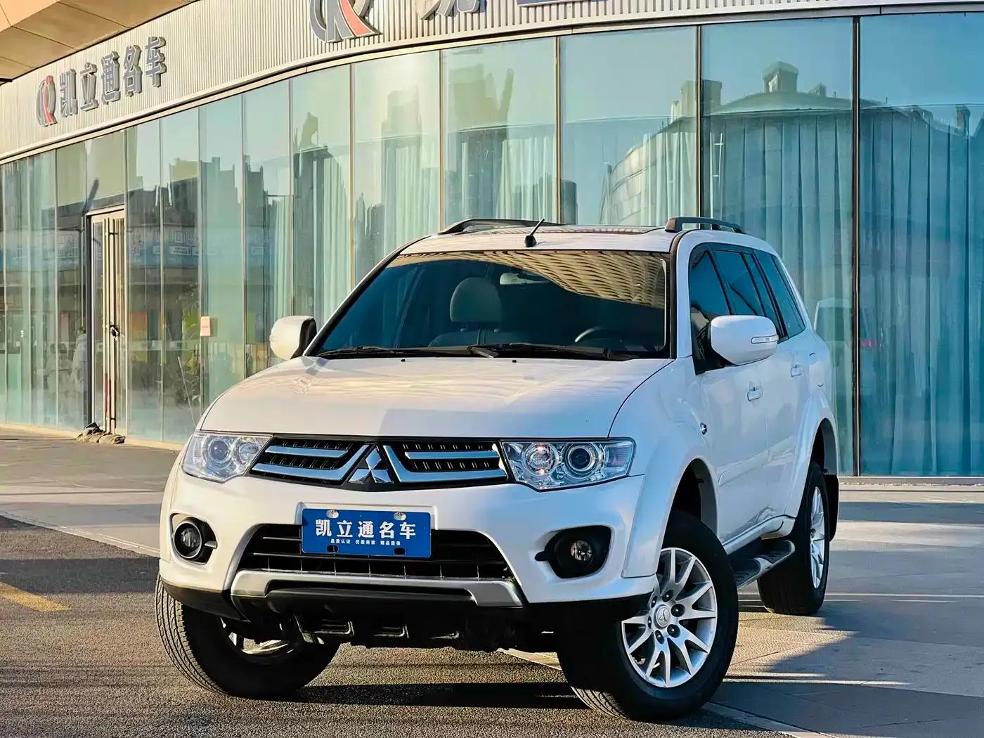 2013 Pajero Sport 3.0L Automatic 2WD Luxury Edition — миниатюра 1