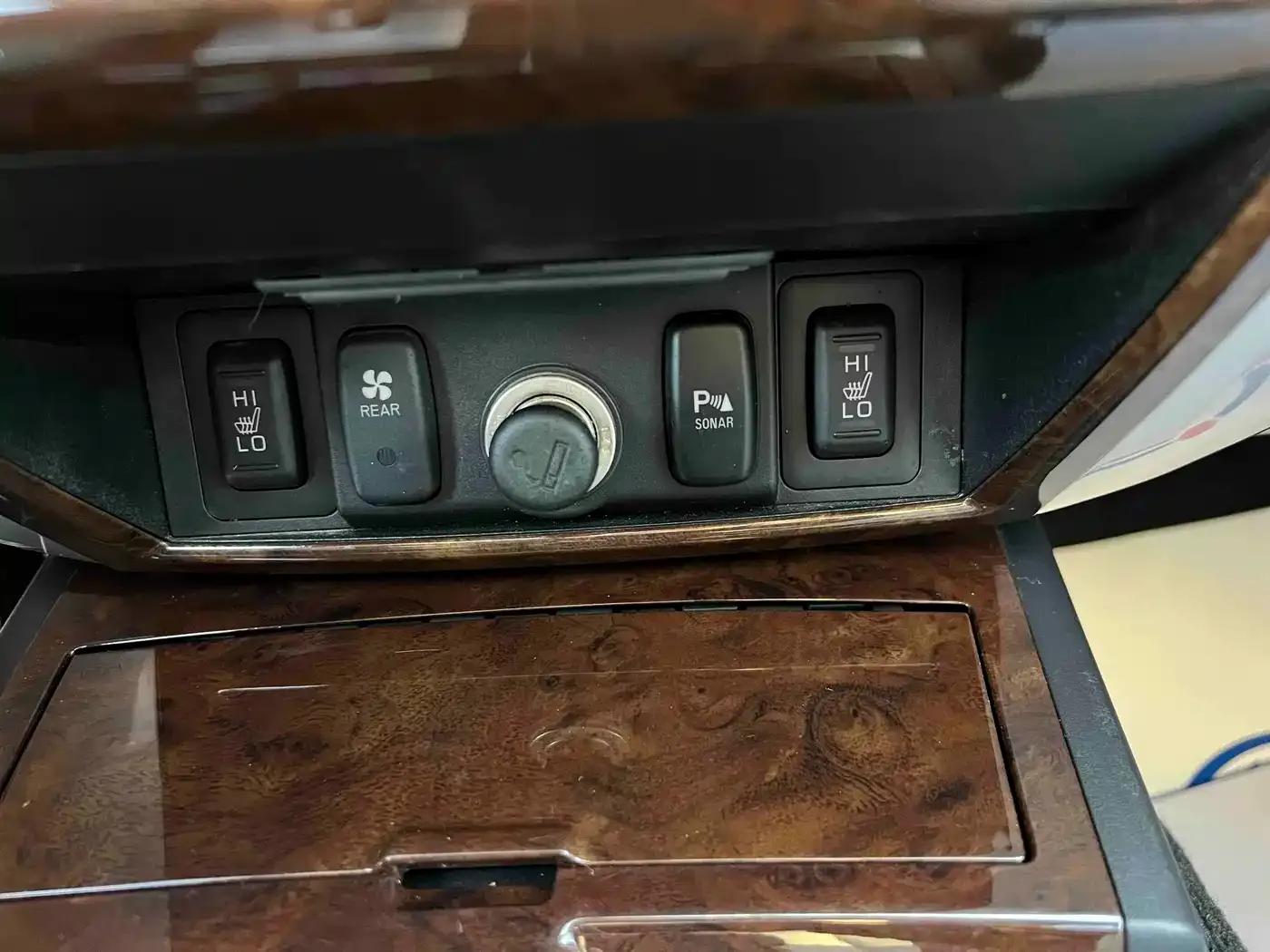 2013 Pajero Sport 3.0L Automatic 2WD Luxury Edition — миниатюра 13