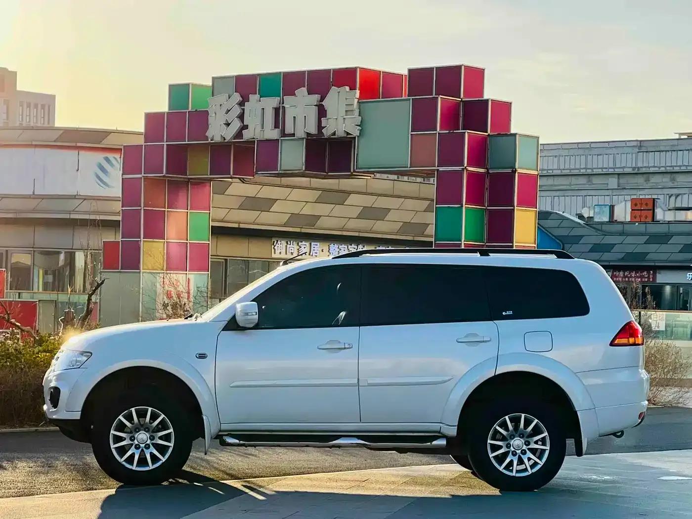 2013 Pajero Sport 3.0L Automatic 2WD Luxury Edition — миниатюра 3