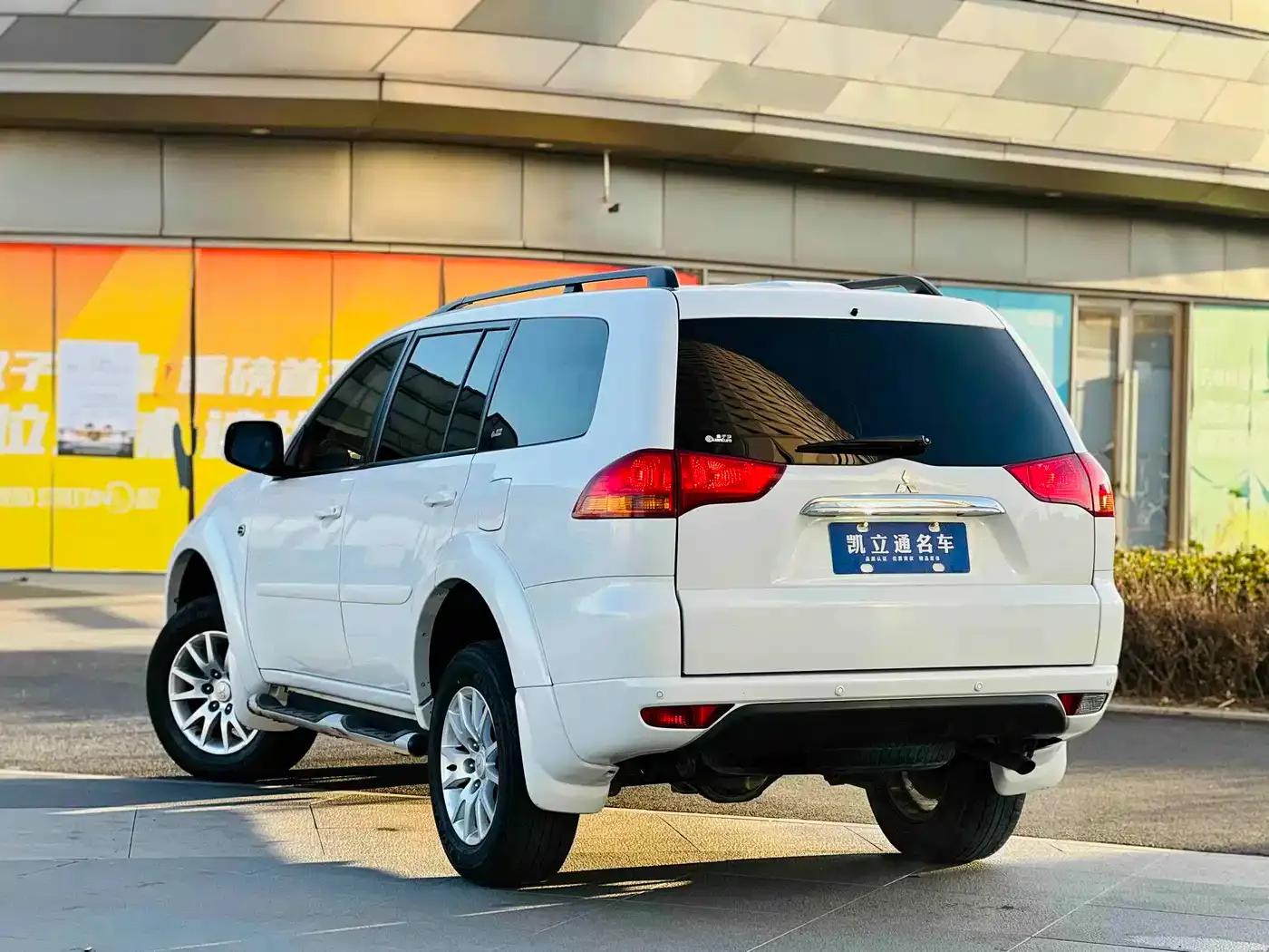 2013 Pajero Sport 3.0L Automatic 2WD Luxury Edition — миниатюра 4
