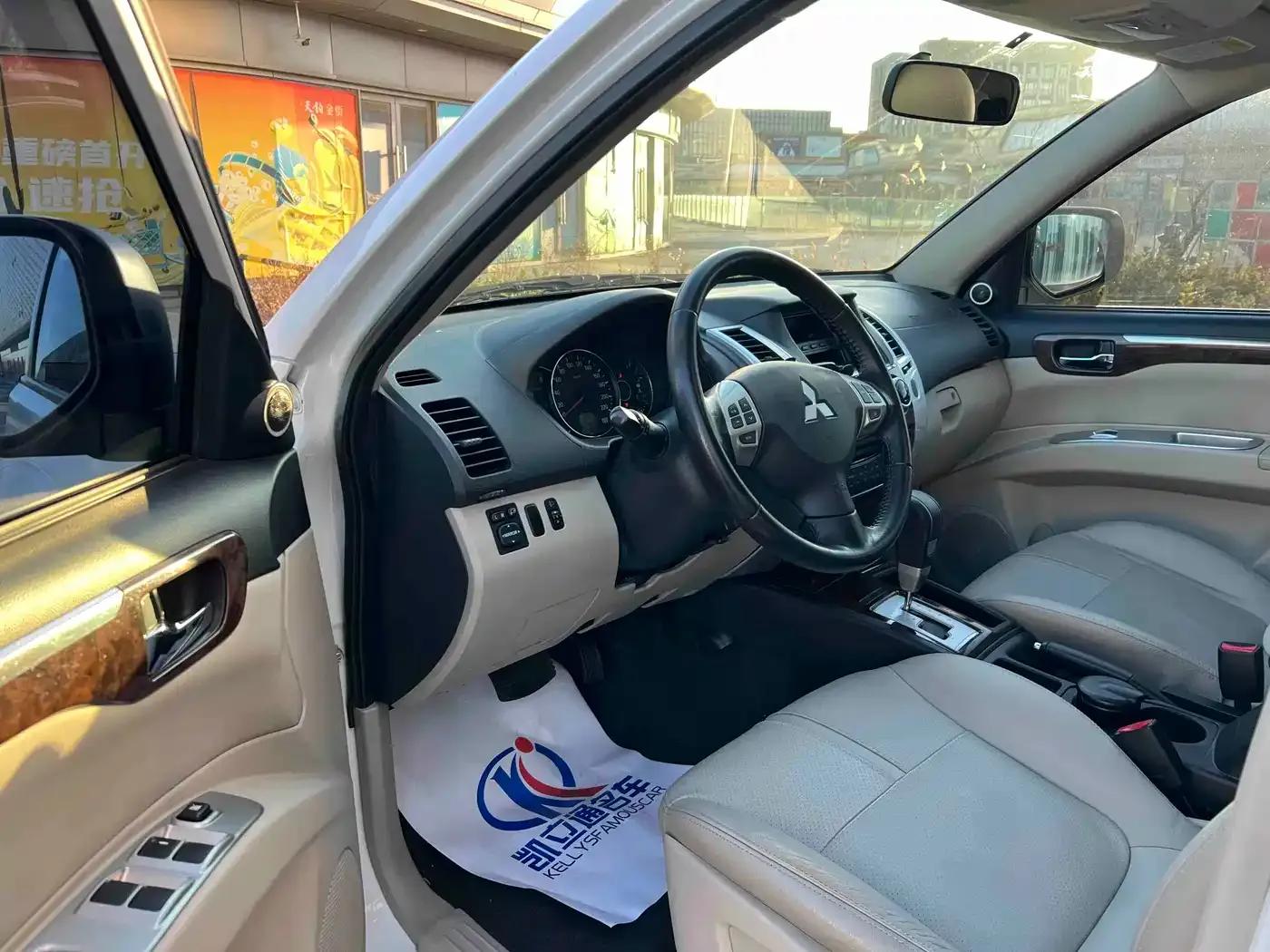 2013 Pajero Sport 3.0L Automatic 2WD Luxury Edition — миниатюра 8