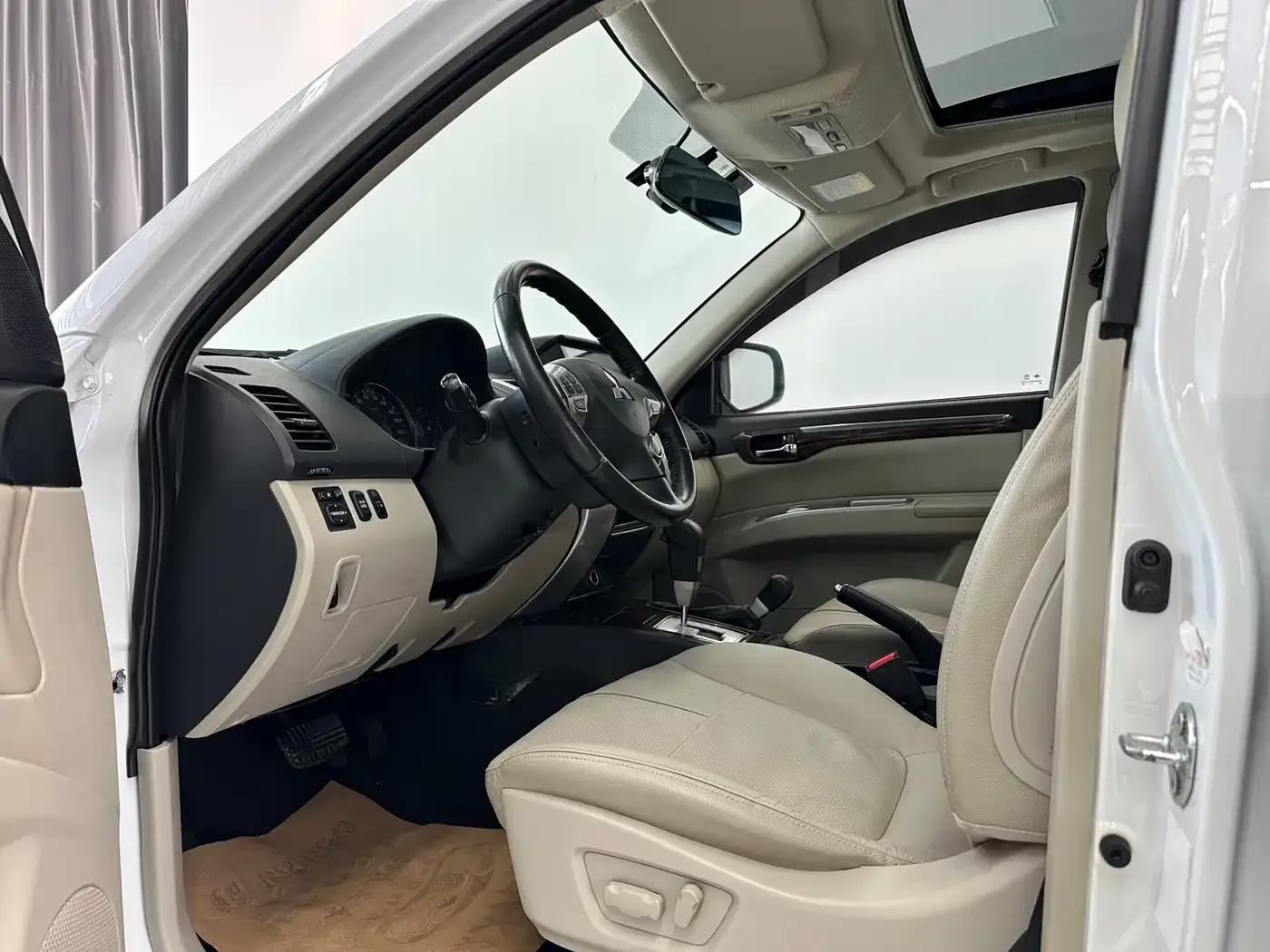 2013 Pajero Sport 3.0L Automatic 4WD Flagship Edition — миниатюра 4