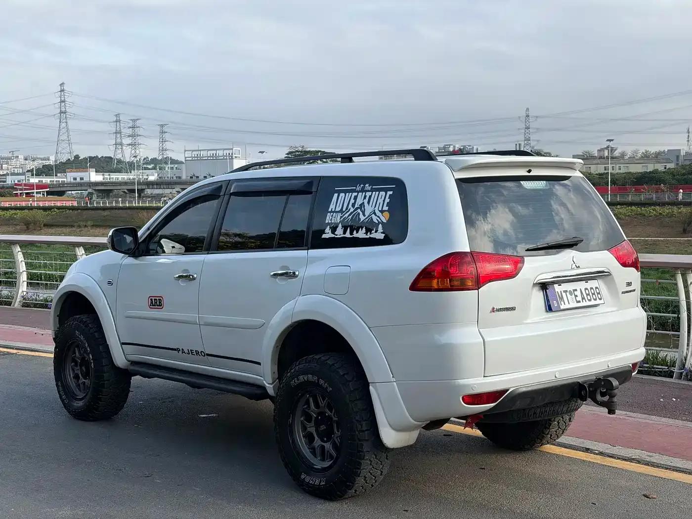 2013 Pajero Sport 3.0L Automatic 4WD Executive Edition — миниатюра 12