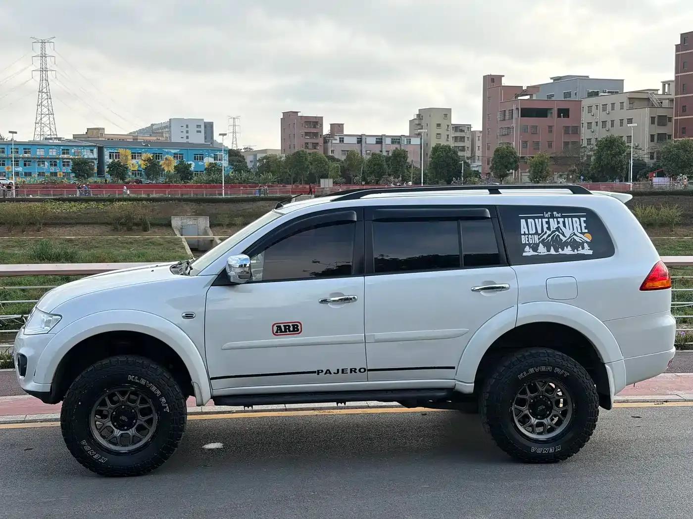 2013 Pajero Sport 3.0L Automatic 4WD Executive Edition — миниатюра 16
