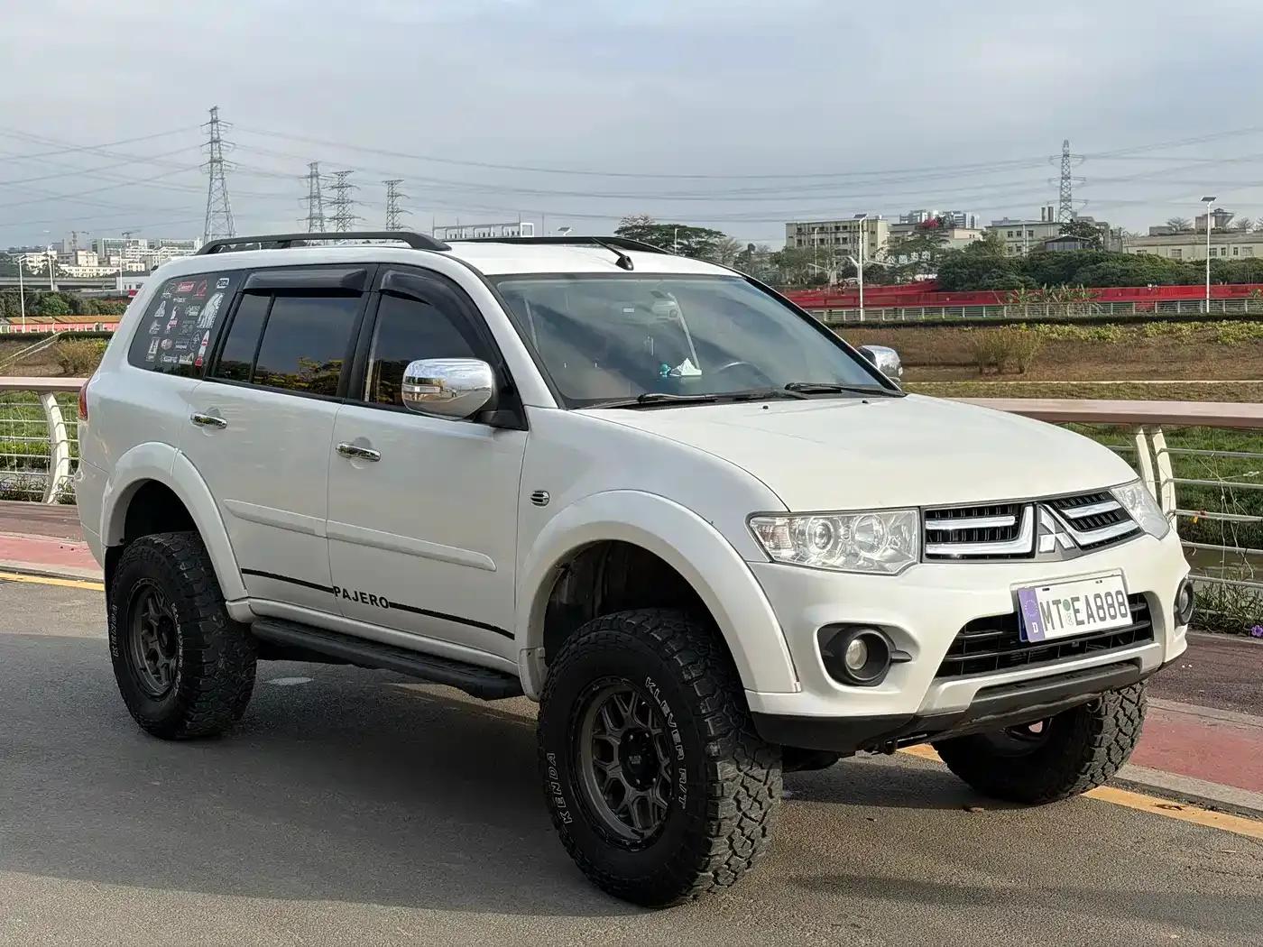 2013 Pajero Sport 3.0L Automatic 4WD Executive Edition — миниатюра 3