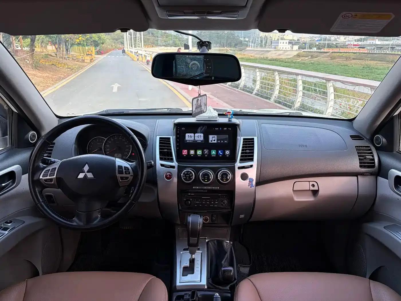 2013 Pajero Sport 3.0L Automatic 4WD Executive Edition — миниатюра 7