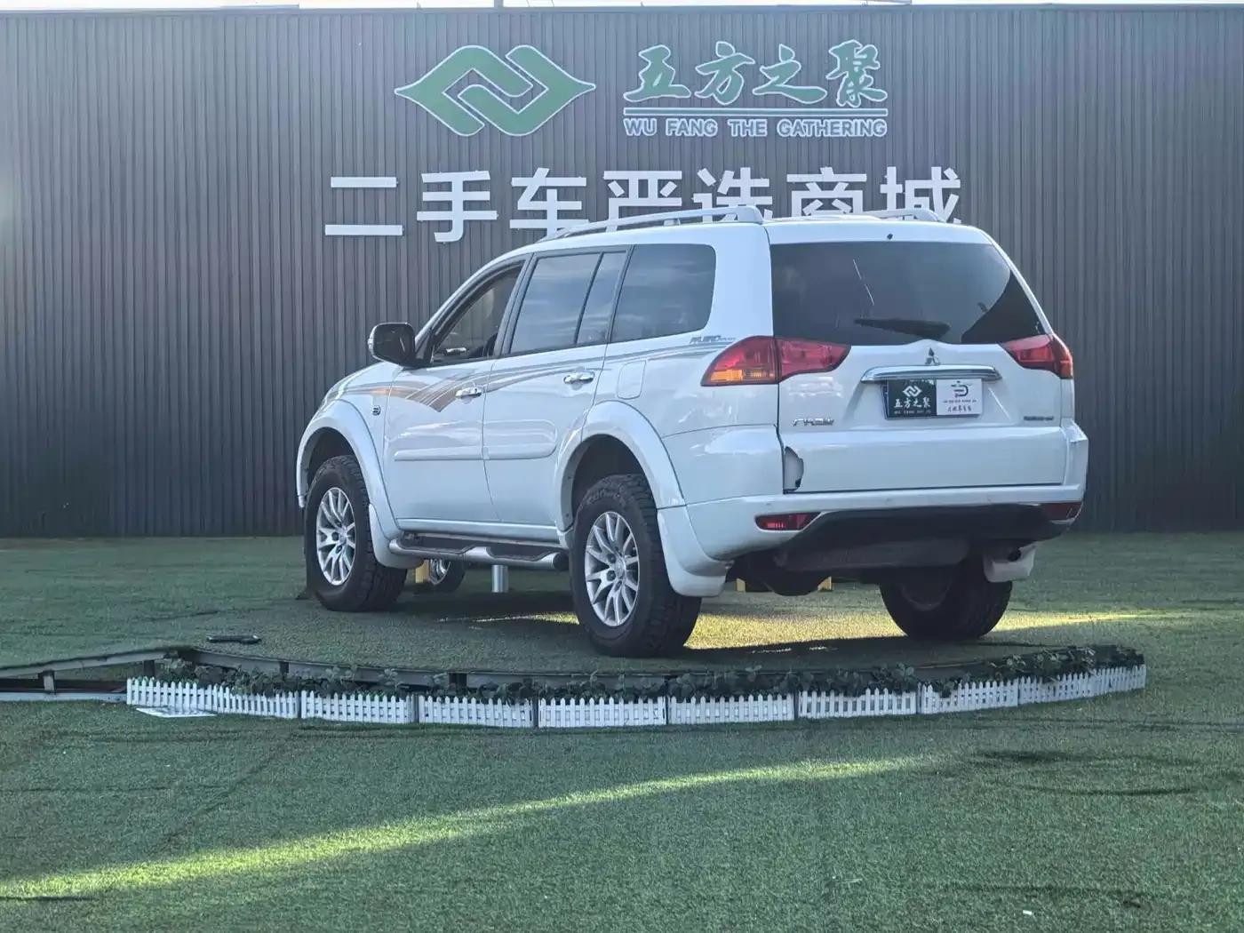 2013 Pajero Sport 3.0L Automatic 4WD Flagship Edition — миниатюра 16