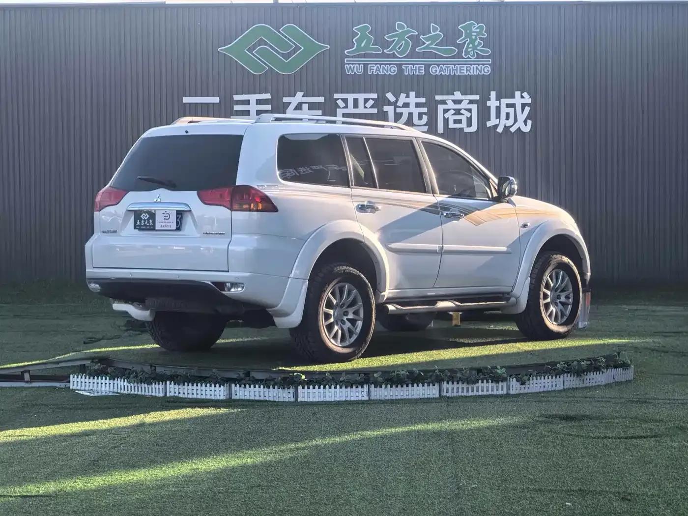 2013 Pajero Sport 3.0L Automatic 4WD Flagship Edition — миниатюра 17