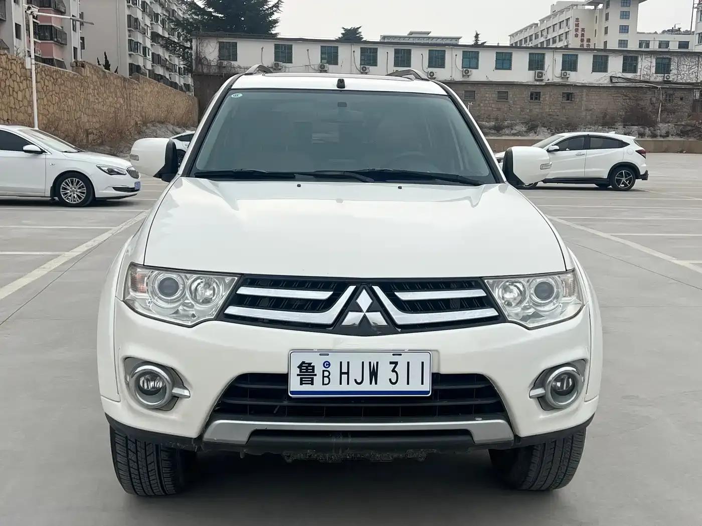 2013 Pajero Sport 3.0L Automatic 2WD Luxury Edition — миниатюра 2