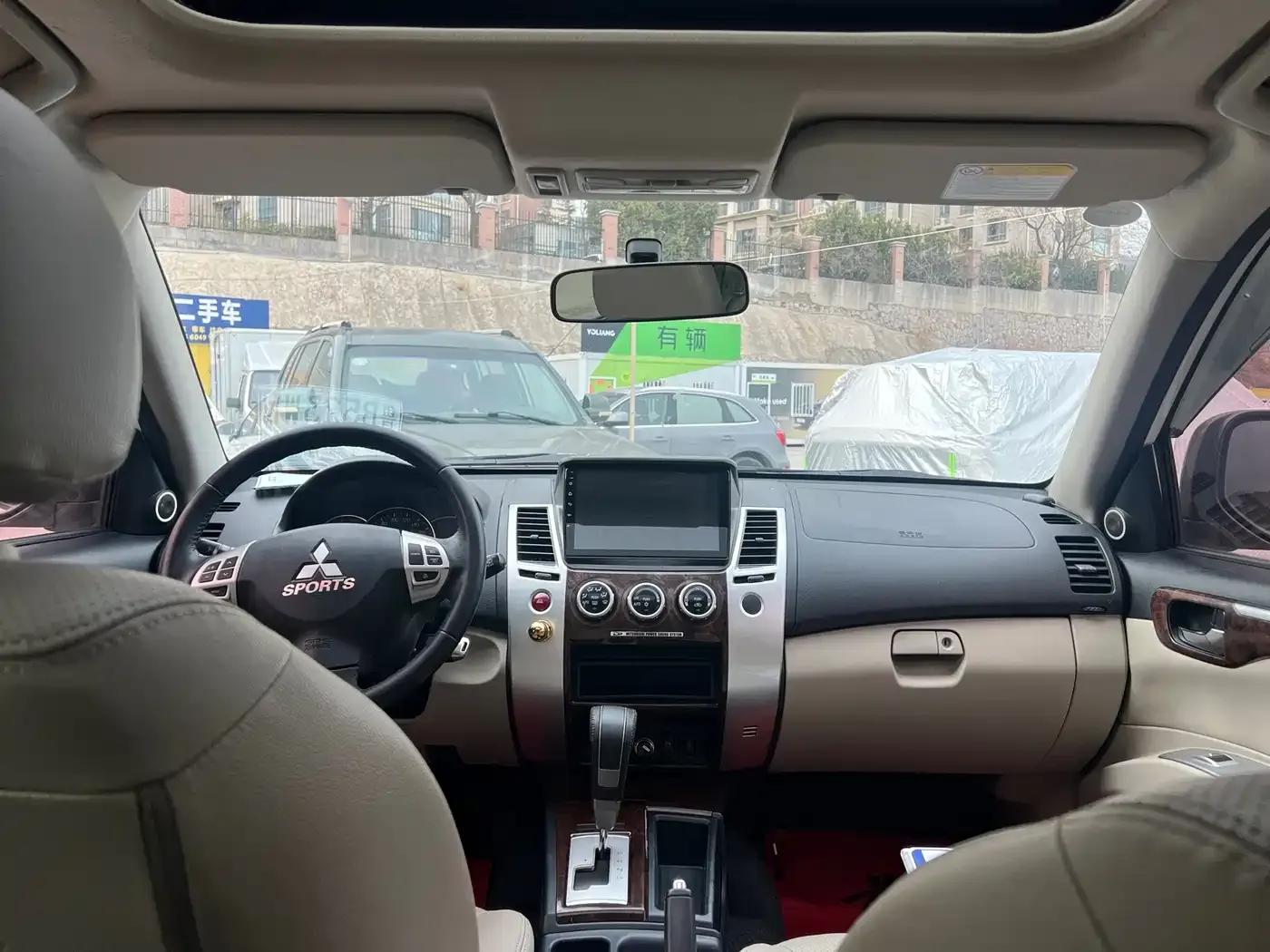 2013 Pajero Sport 3.0L Automatic 2WD Luxury Edition — миниатюра 13