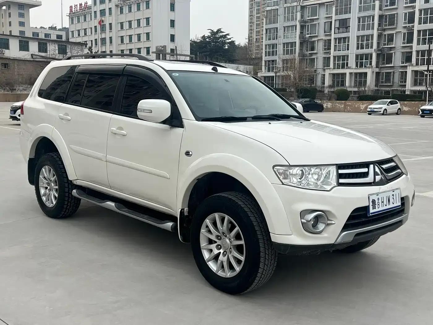 2013 Pajero Sport 3.0L Automatic 2WD Luxury Edition — миниатюра 3