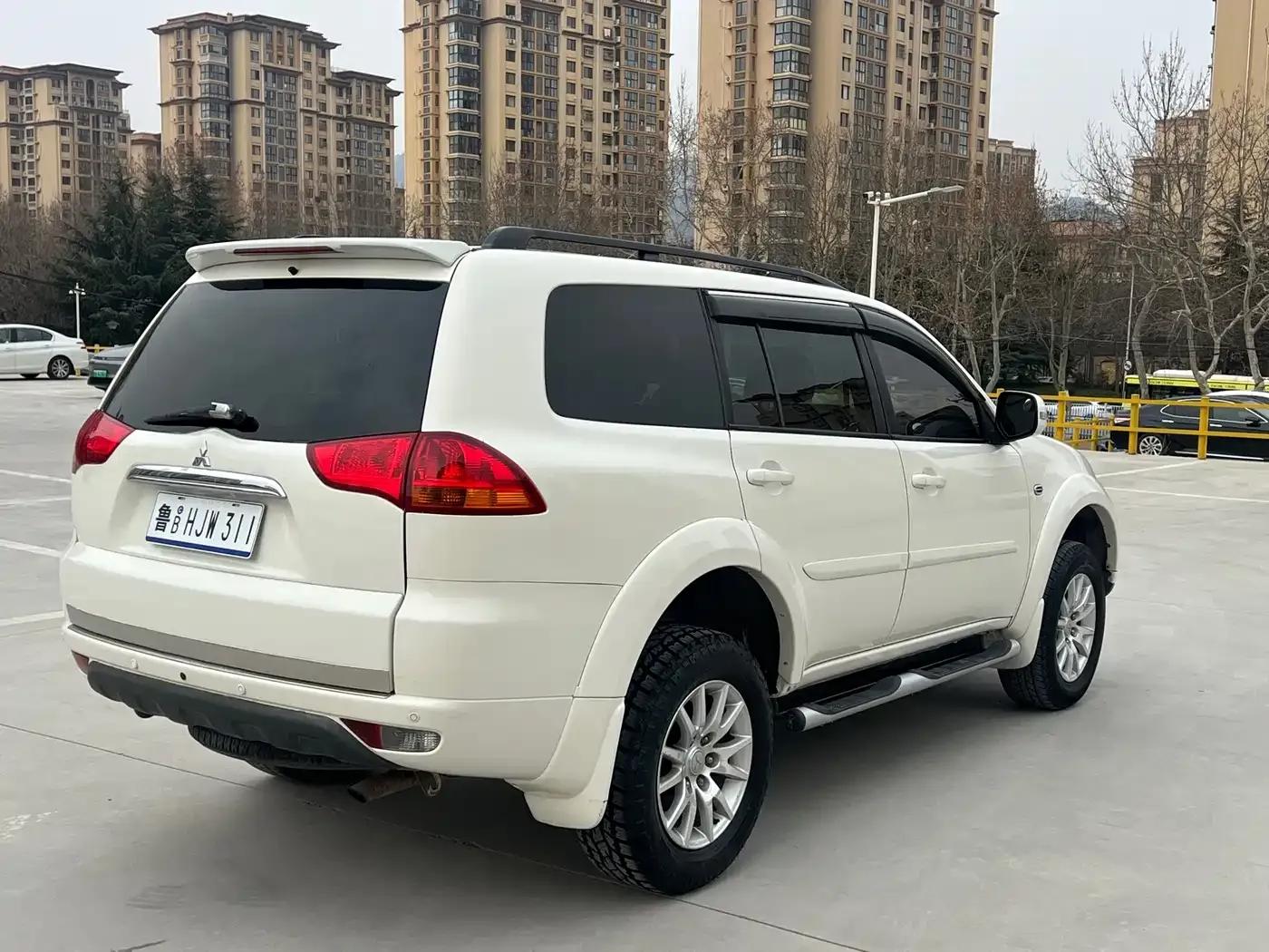 2013 Pajero Sport 3.0L Automatic 2WD Luxury Edition — миниатюра 10