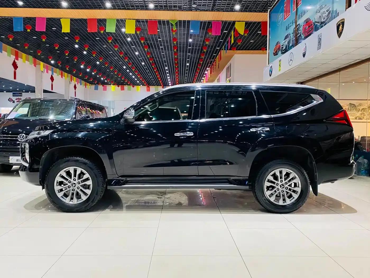 2020 Pajero Sport (Imported) 3.0L Luxury Edition — миниатюра 14