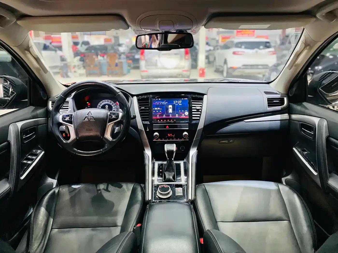 2020 Pajero Sport (Imported) 3.0L Luxury Edition — миниатюра 4
