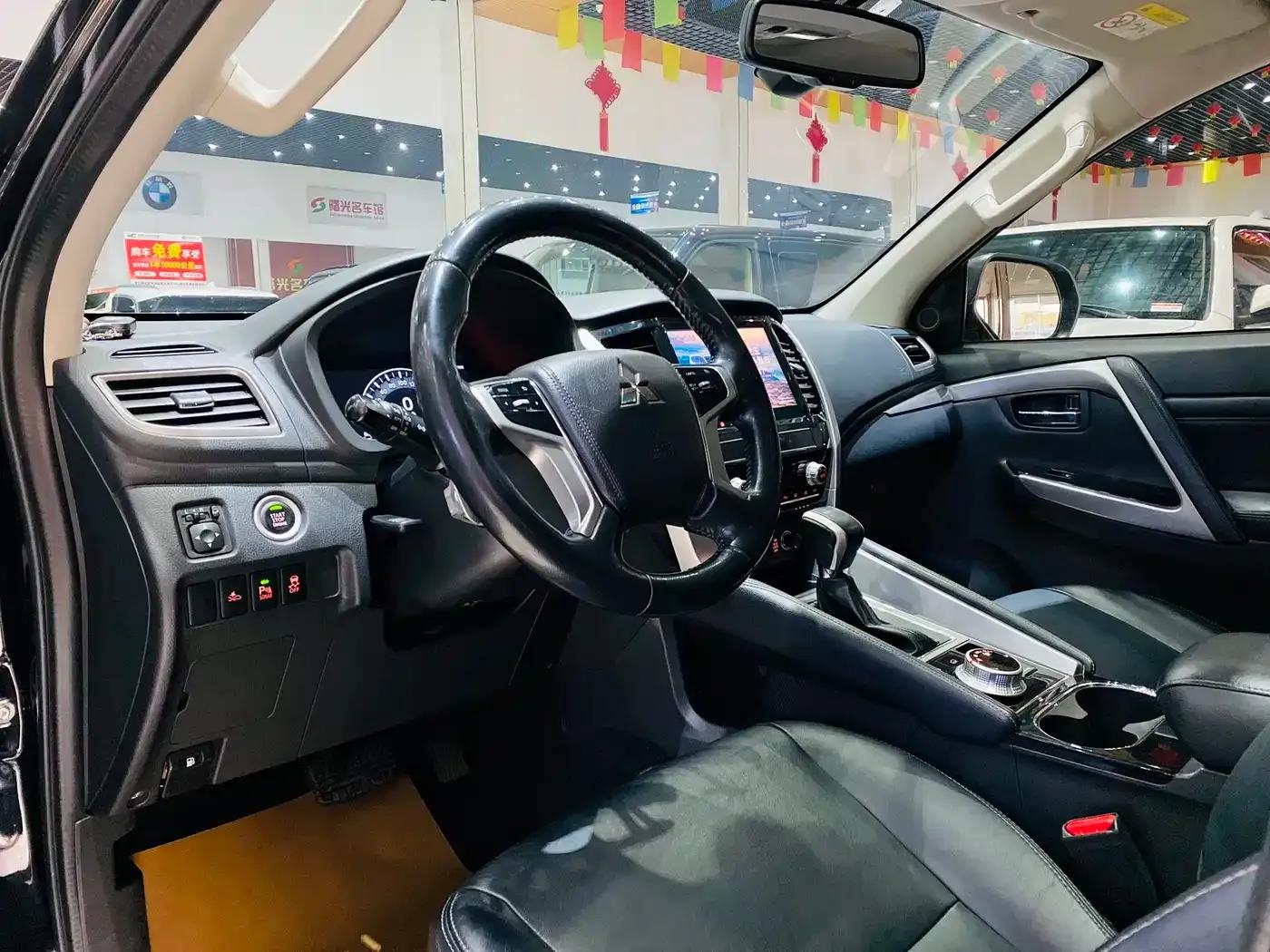 2020 Pajero Sport (Imported) 3.0L Luxury Edition — миниатюра 9