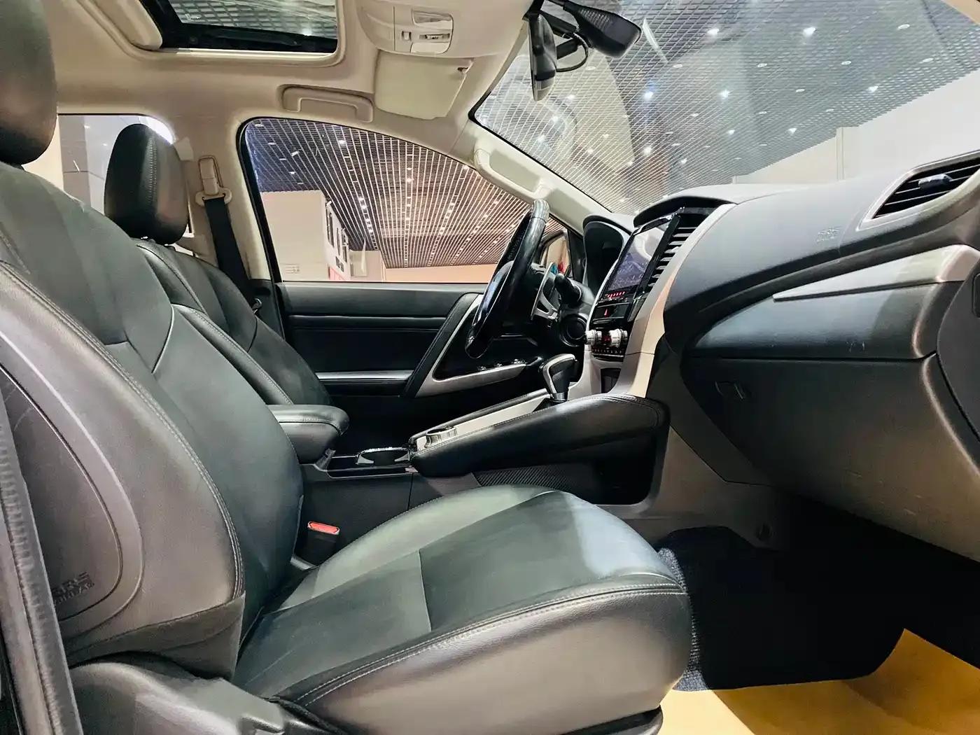 2020 Pajero Sport (Imported) 3.0L Luxury Edition — миниатюра 10