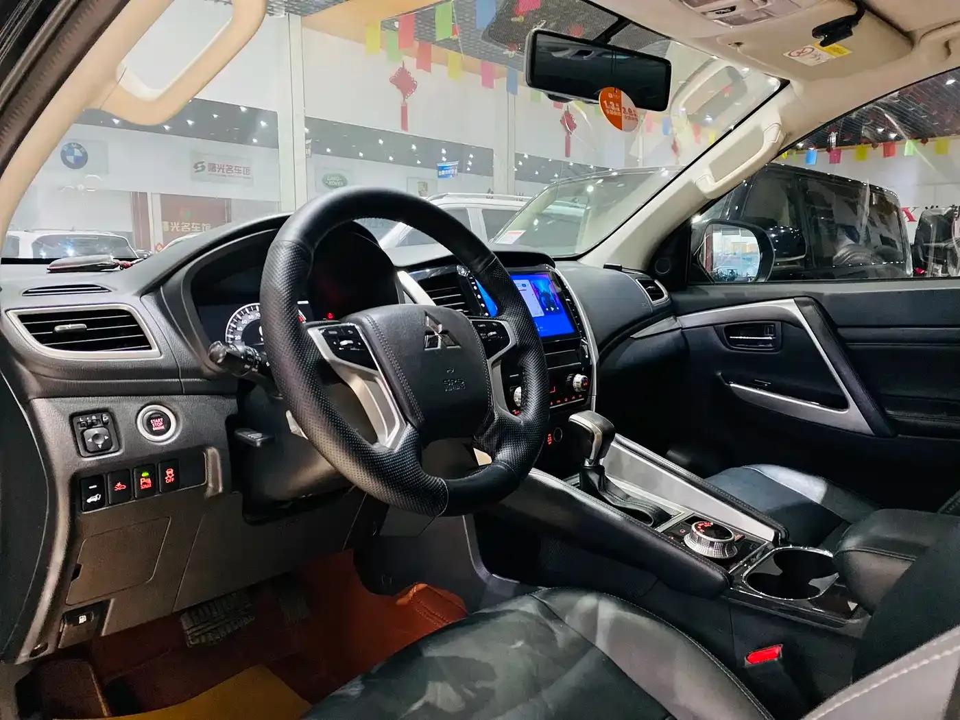 2020 Pajero Sport (Imported) 3.0L Luxury Edition — миниатюра 15