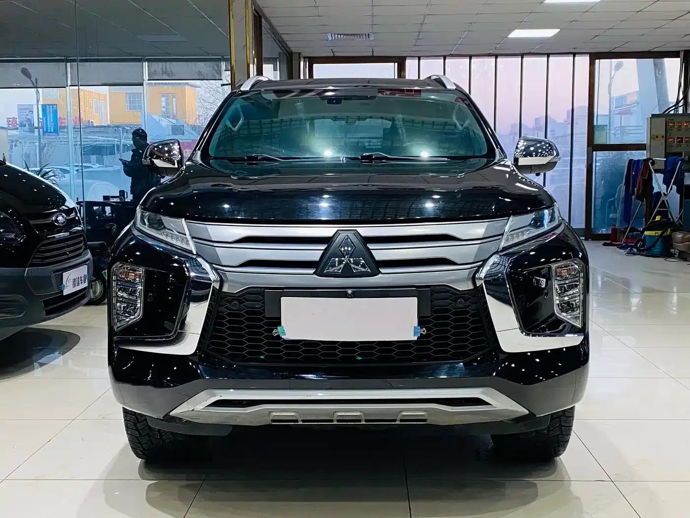2020 Pajero Sport (Imported) 3.0L Luxury Edition — миниатюра 3