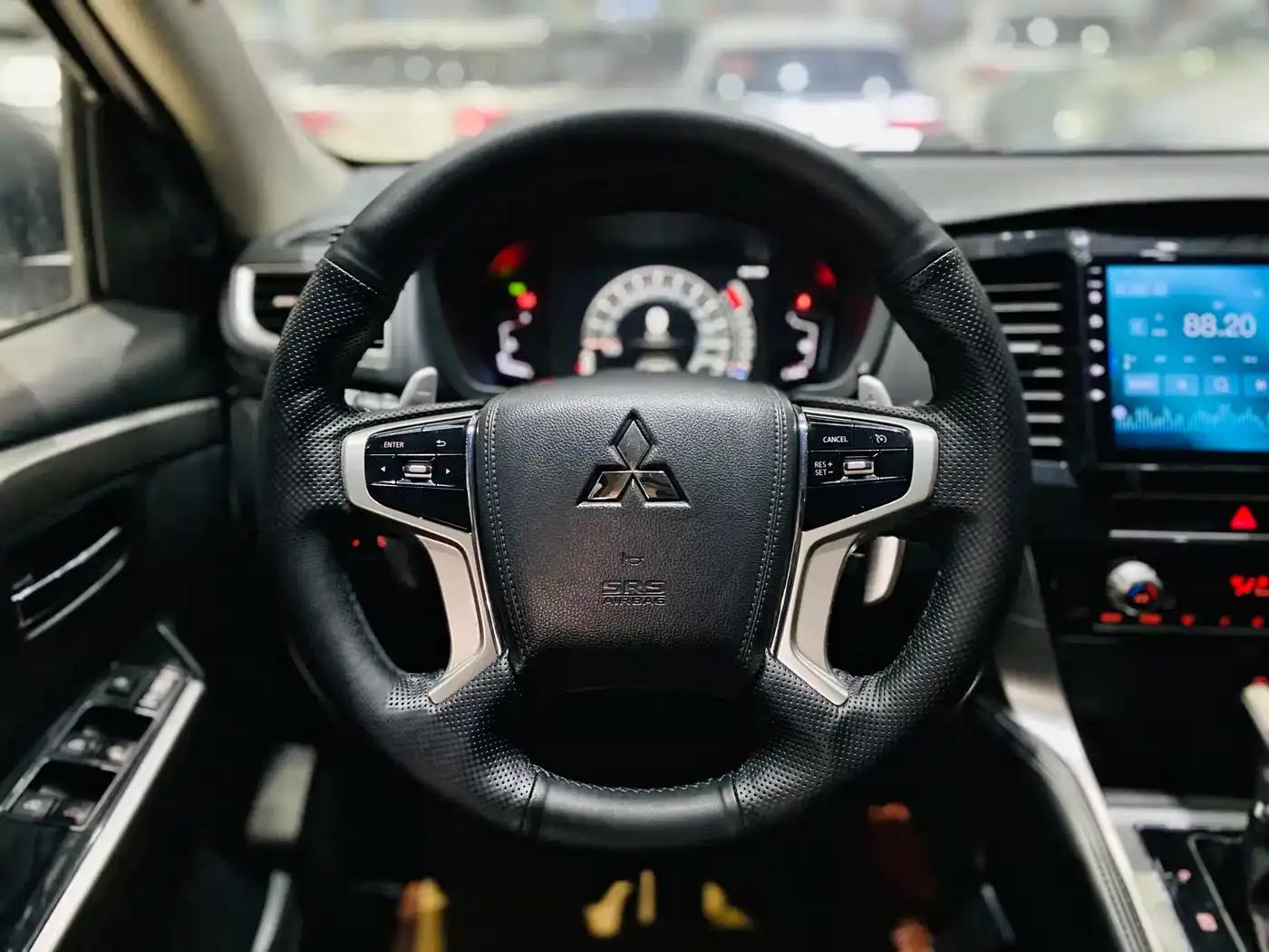 2020 Pajero Sport (Imported) 3.0L Luxury Edition — миниатюра 5