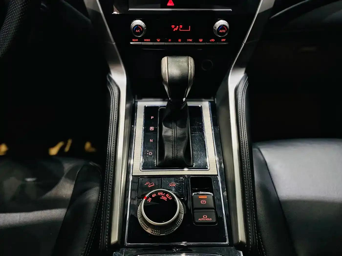 2020 Pajero Sport (Imported) 3.0L Luxury Edition — миниатюра 6