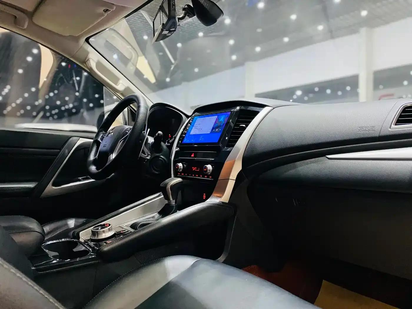 2020 Pajero Sport (Imported) 3.0L Luxury Edition — миниатюра 7