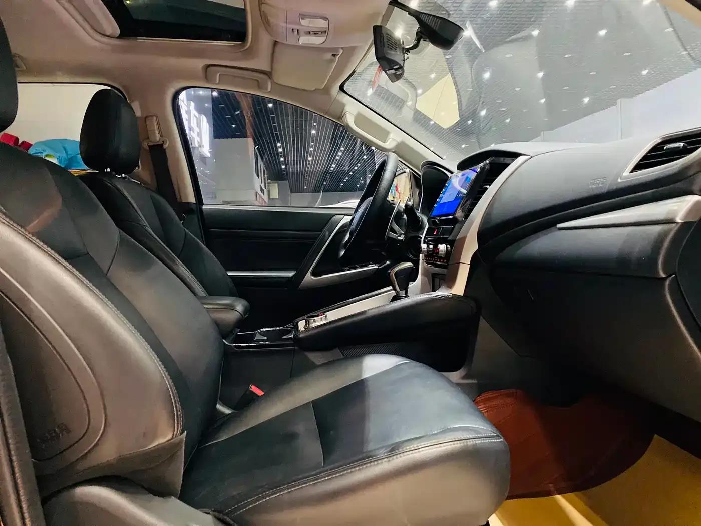 2020 Pajero Sport (Imported) 3.0L Luxury Edition — миниатюра 8