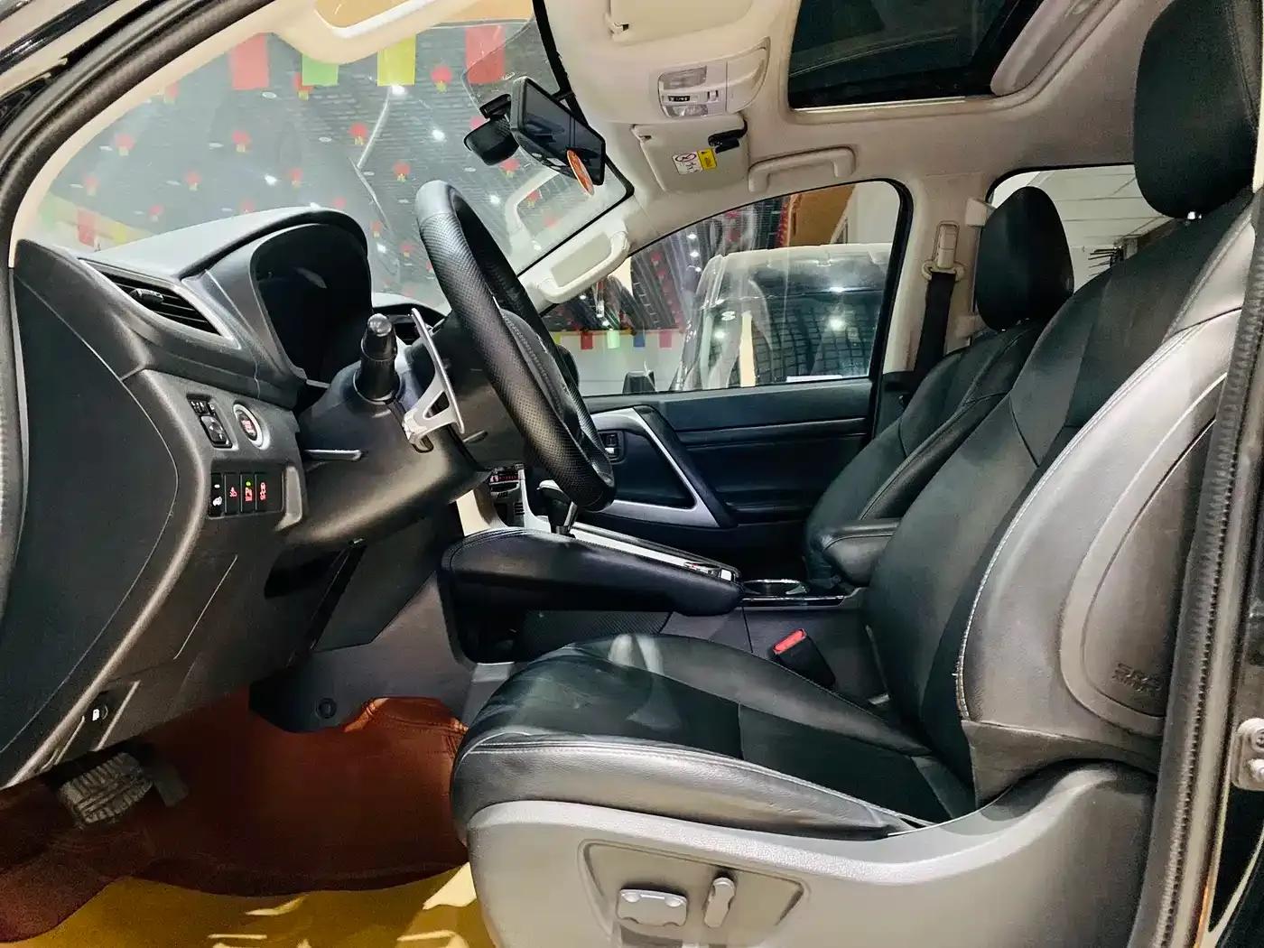 2020 Pajero Sport (Imported) 3.0L Luxury Edition — миниатюра 10
